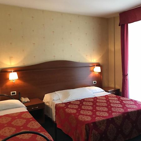 Hotel Rigolfo Moncalieri Kültér fotó