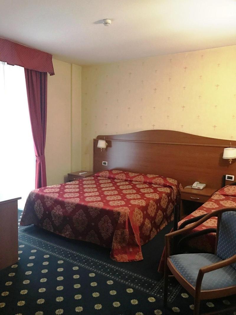 Hotel Rigolfo Moncalieri Kültér fotó