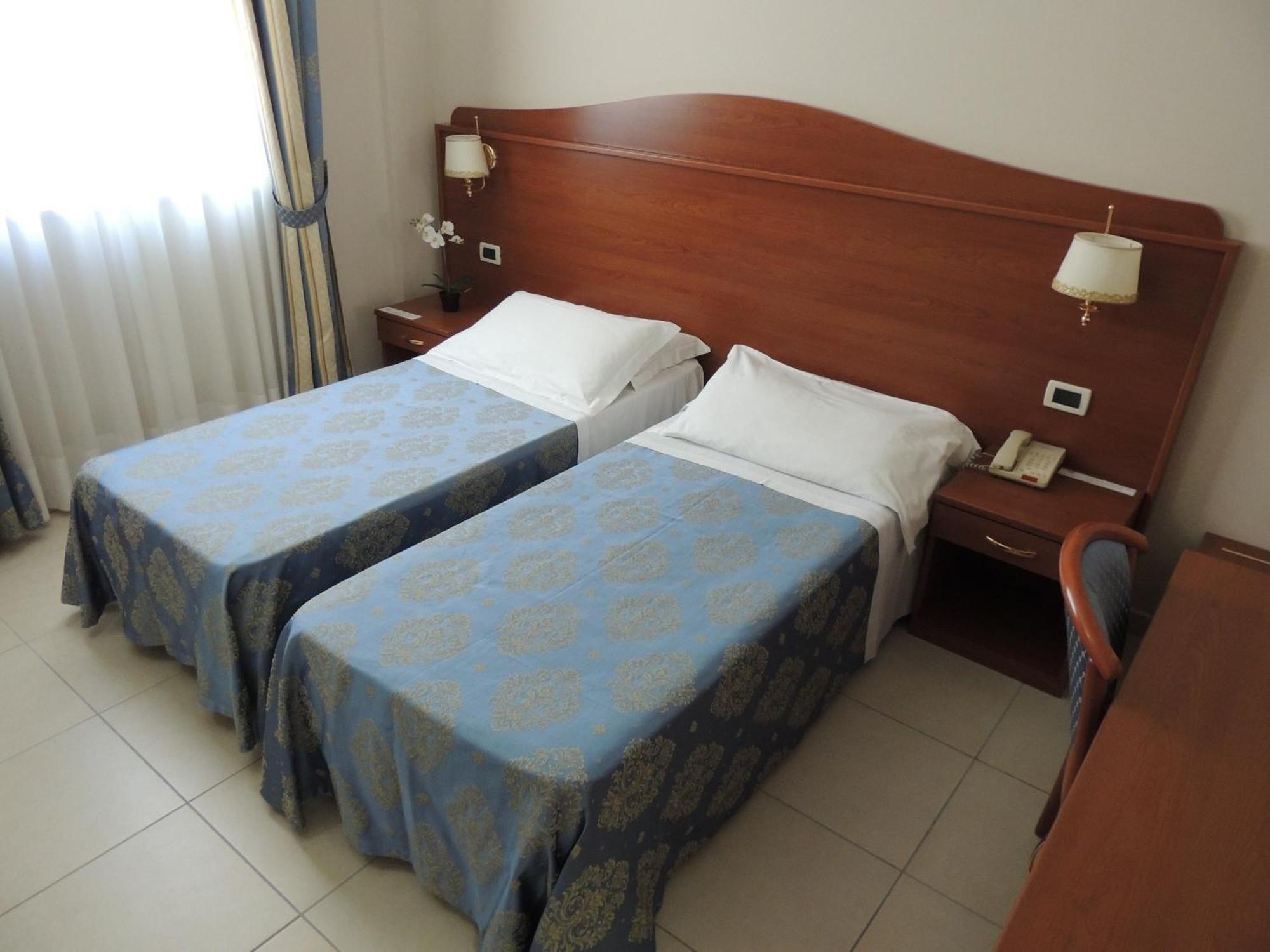Hotel Rigolfo Moncalieri Kültér fotó