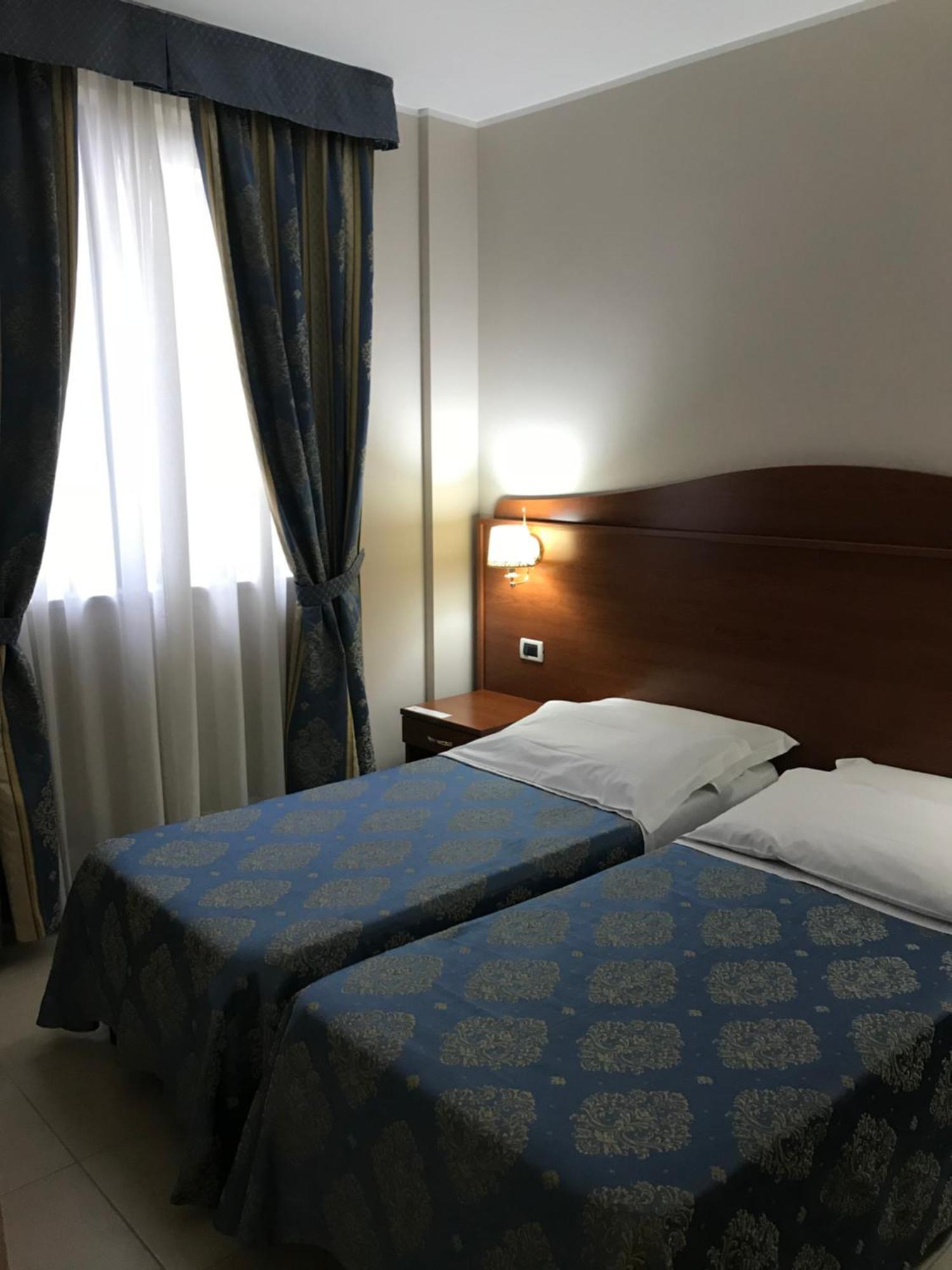 Hotel Rigolfo Moncalieri Kültér fotó