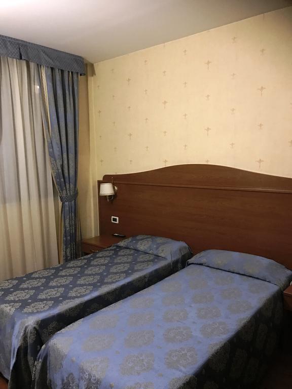 Hotel Rigolfo Moncalieri Kültér fotó