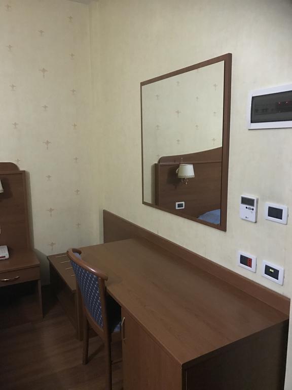 Hotel Rigolfo Moncalieri Kültér fotó